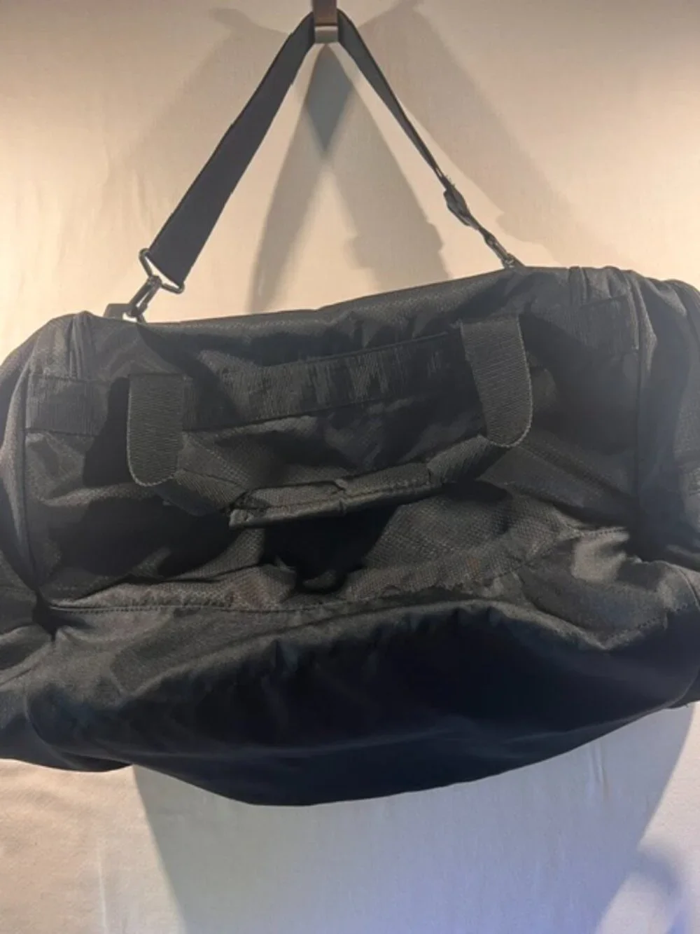 Adidas Defender IV Duffel Bag Black/White app. 23x13x9
